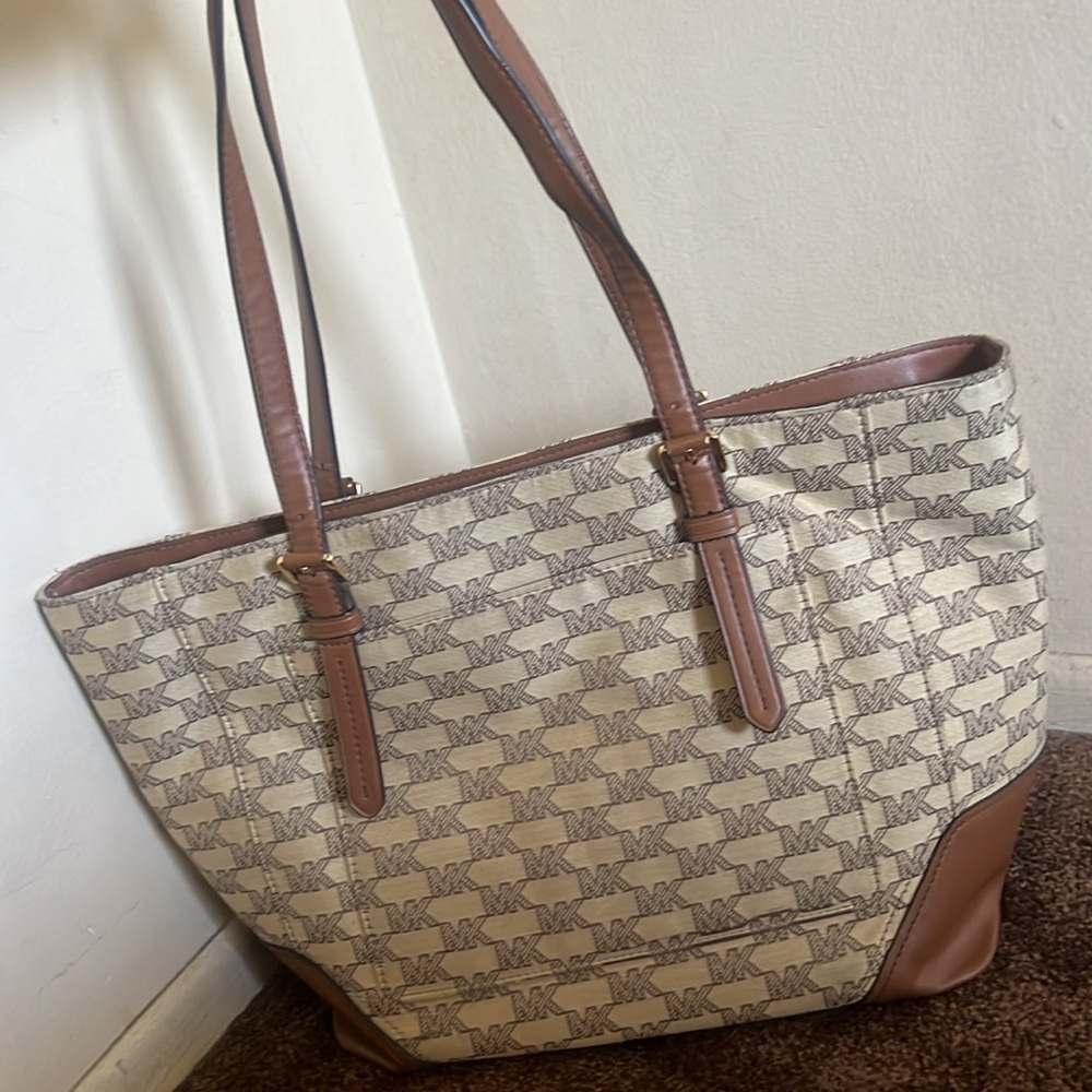 Michael Kors bag - Picture 2 of 4